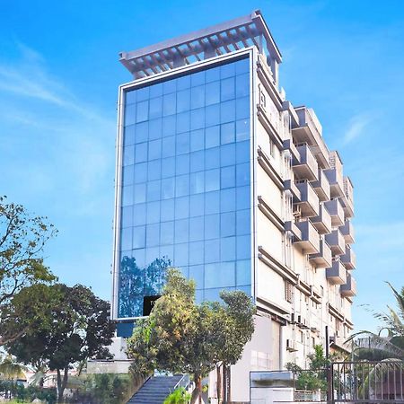 Super Townhouse Lohegaon Near Pune Airport Formerly Landmark Regency Lohogaon Ngoại thất bức ảnh