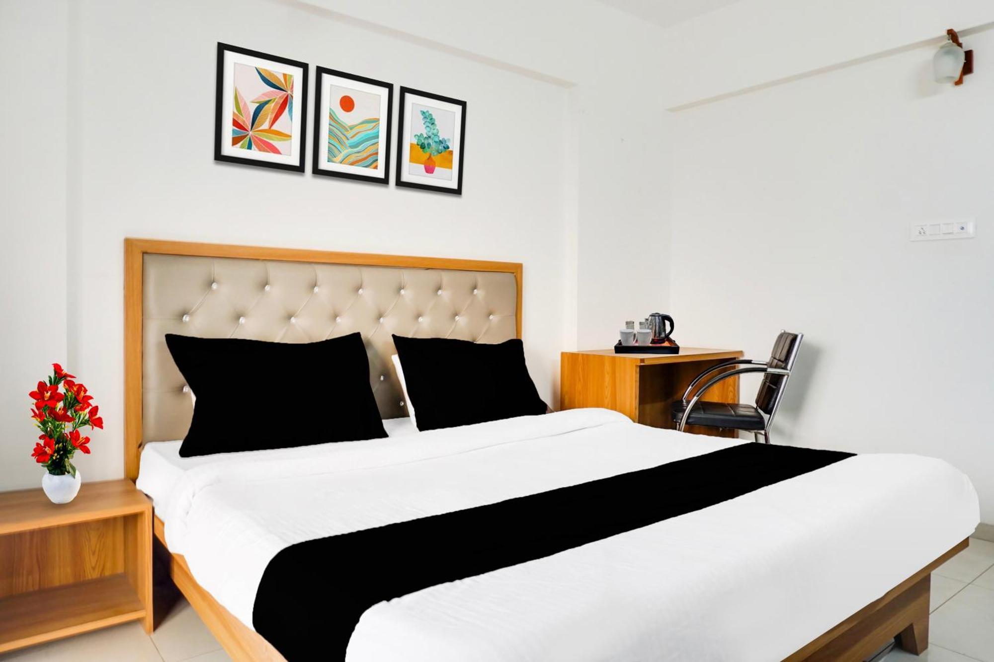 Super Townhouse Lohegaon Near Pune Airport Formerly Landmark Regency Lohogaon Ngoại thất bức ảnh
